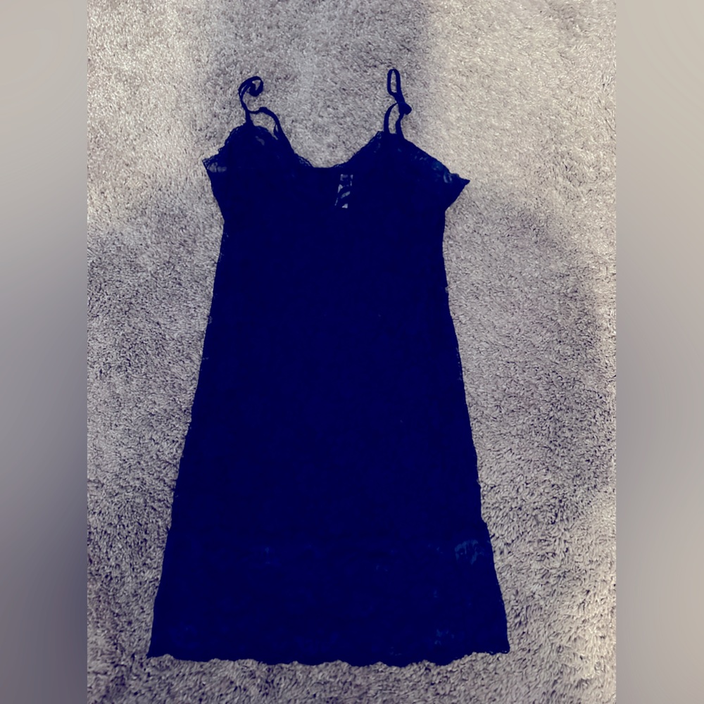 Medium Lace tank top in EUC. See through.